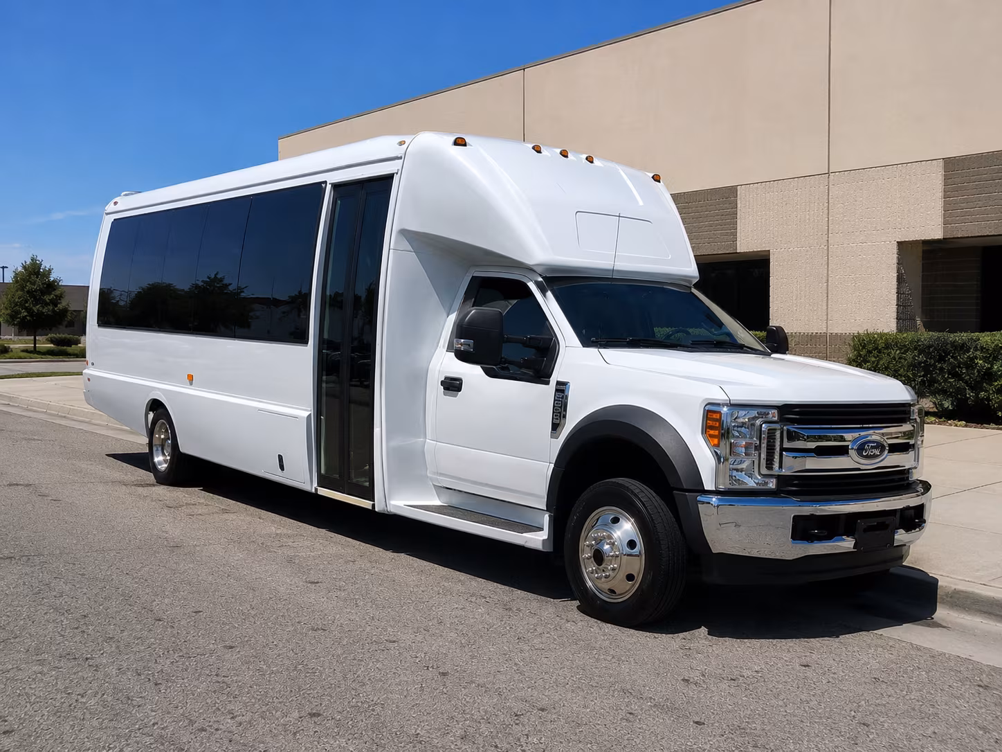 compare los banos bus rentals from a network of companies in minutes