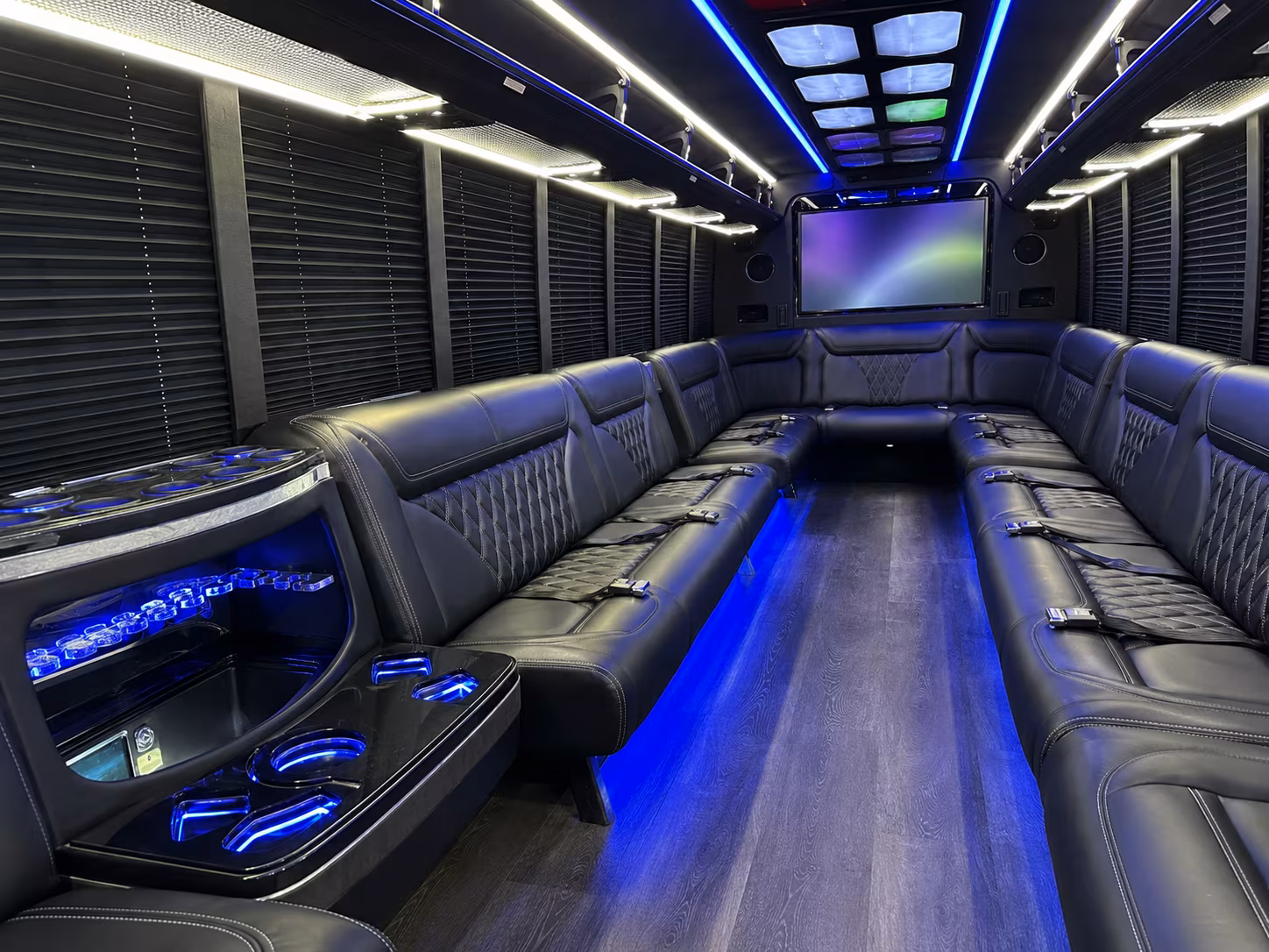 los banos 20 passenger party bus inside