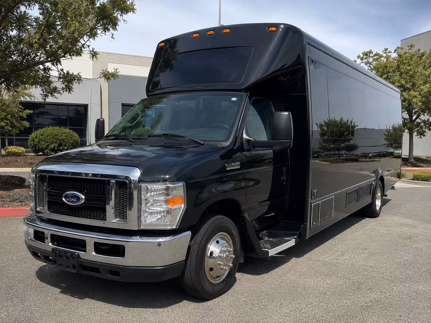 manteca group transportation to concerts in manteca