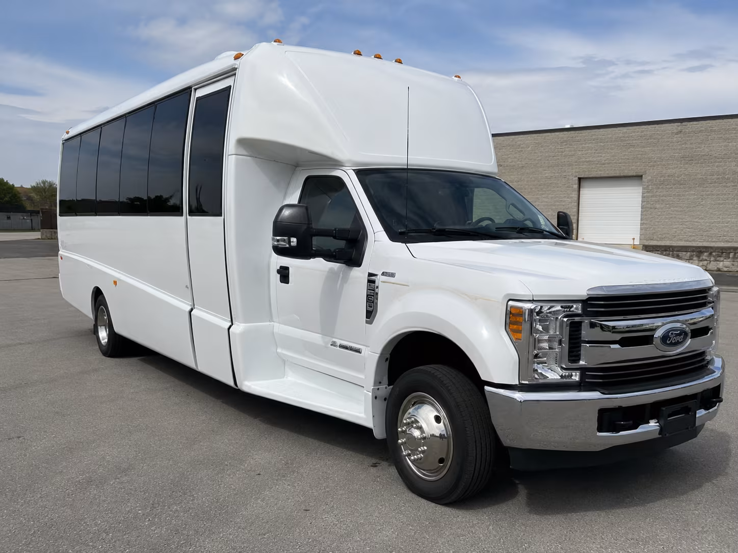 merced corporate shuttle bus rentals in merced